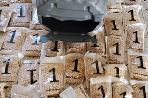 "شرطة القرارة" بخان يونس تحبط محاولة تهريب 48 ألف حبة مخدرة 