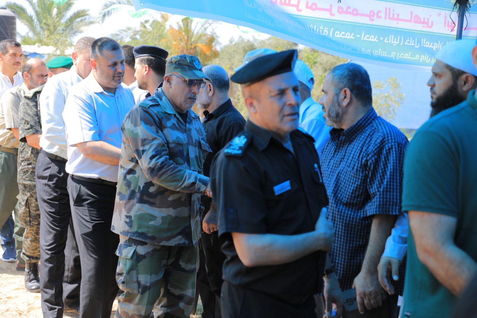 قيادة "الداخلية" تعزي ذوي شهداء العدوان الإسرائيلي