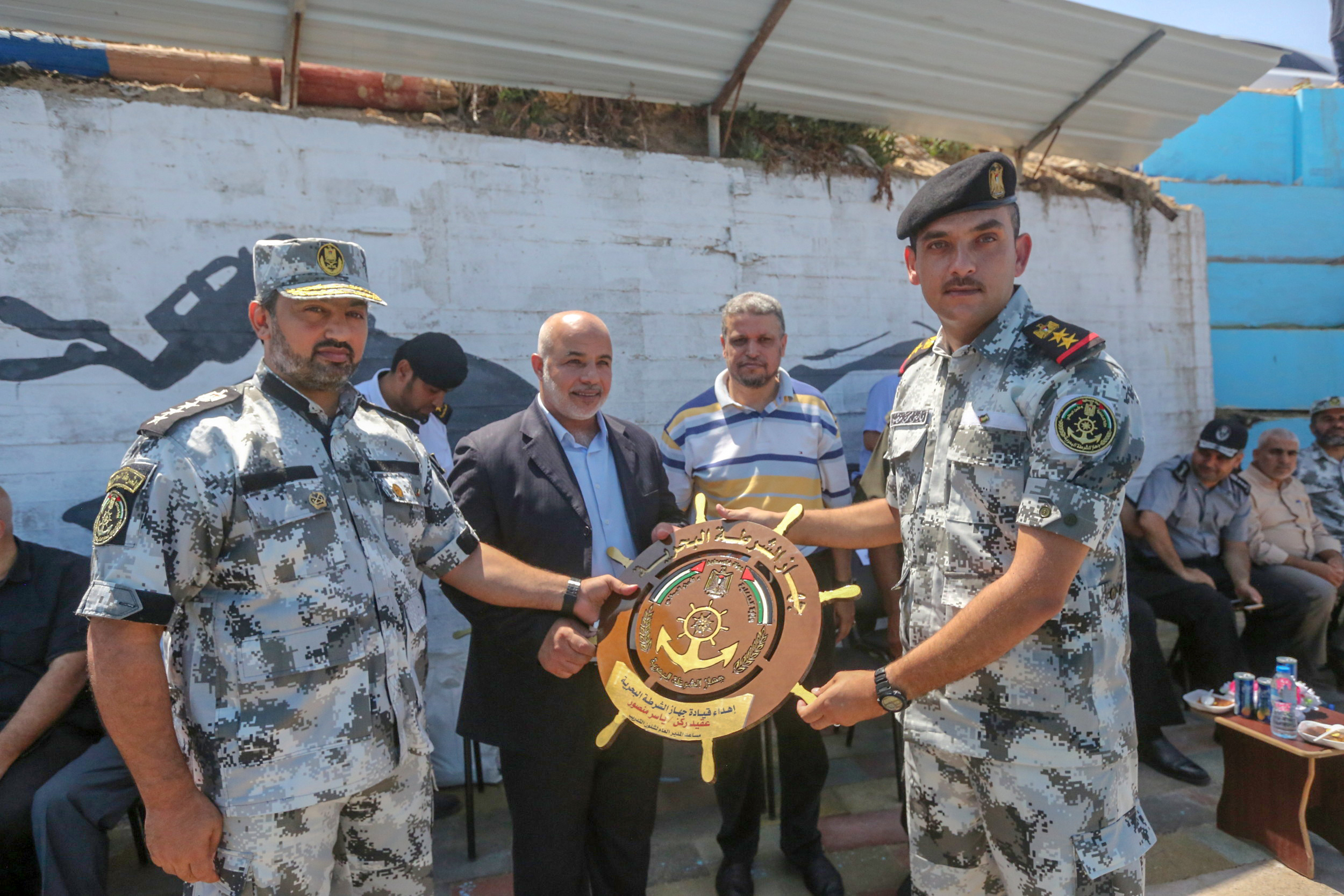 جهاز الشرطة البحرية يفتتح قاعة ومسبحاً تدريبياً