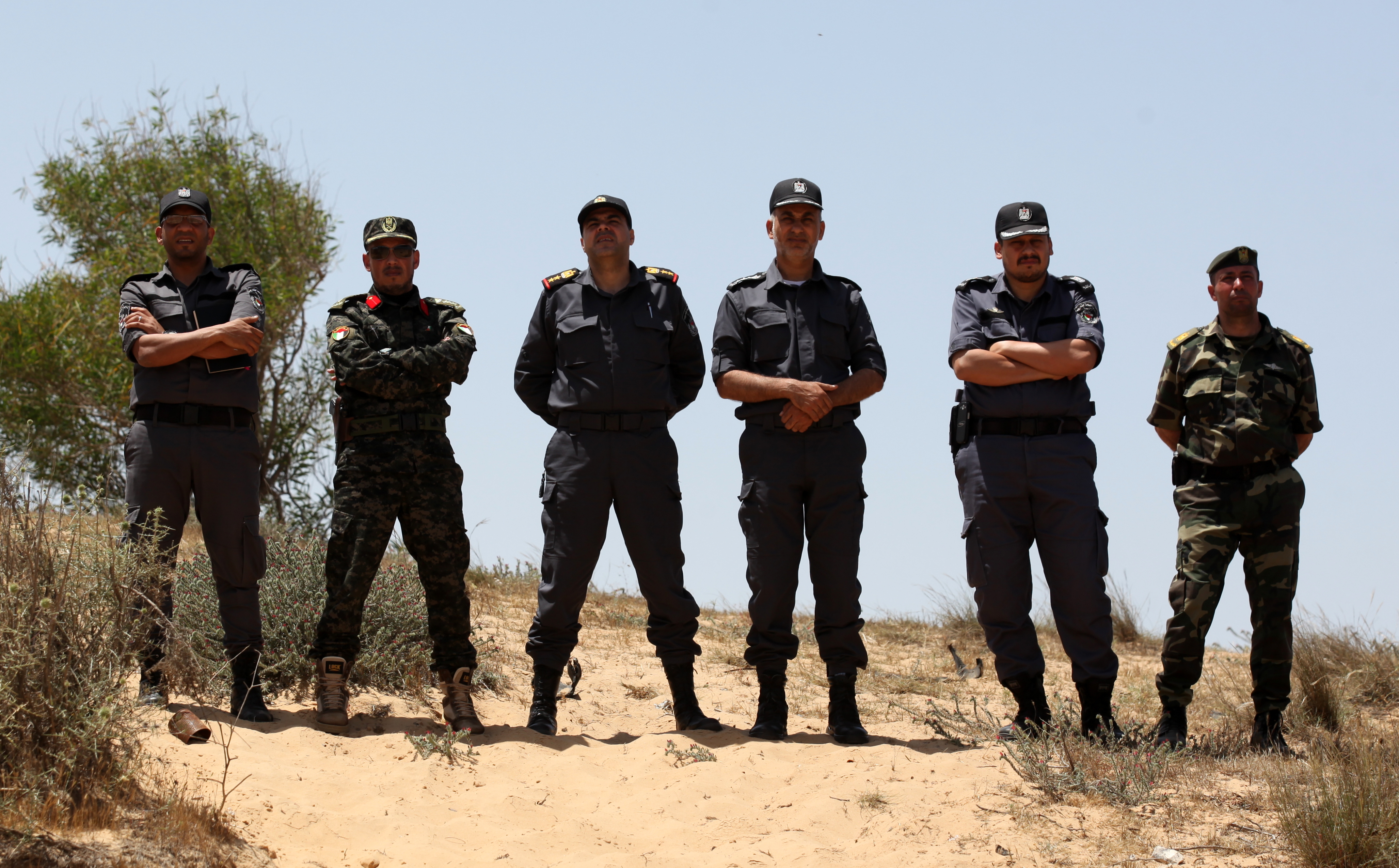 تخييم مغلق لدورتي قادة السرايا وتأهيل الضباط  بالأمن الوطني