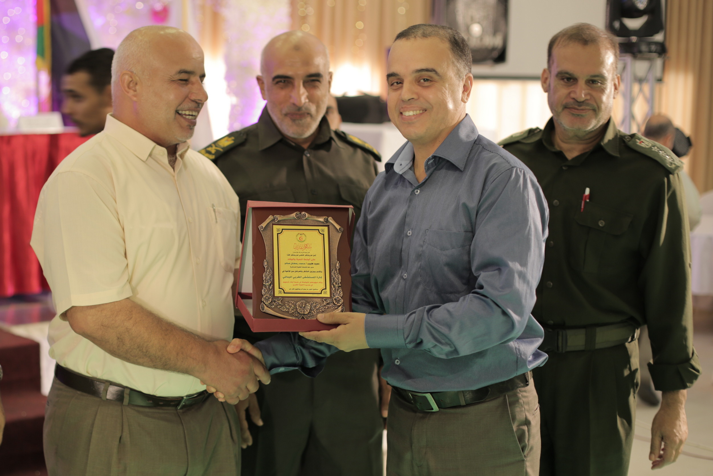 الخدمات الطبية تكرم طواقمها العاملة خلال مسيرات العودة