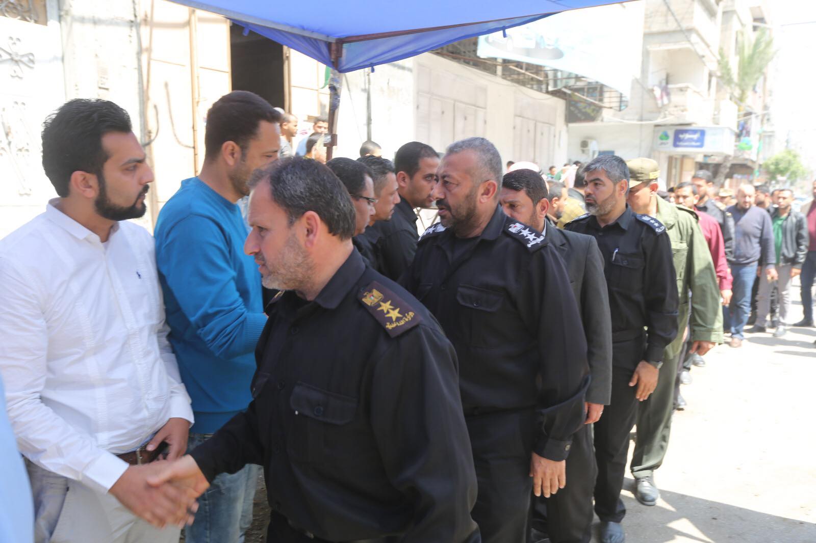 الداخلية تقدم واجب العزاء لذوي شهداء الجمعة الثانية من مسيرات العودة