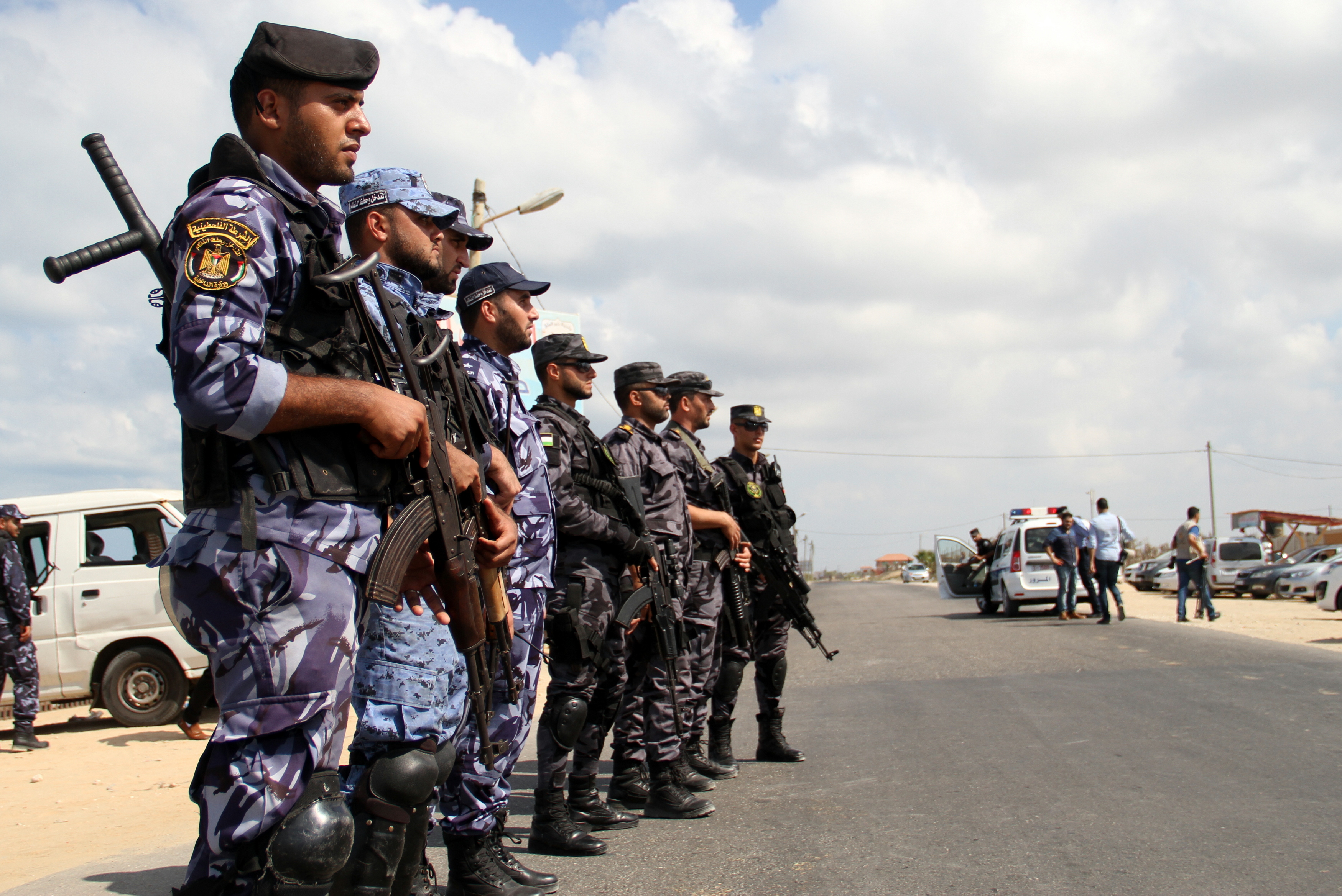 الأجهزة الأمنية تؤمن جولة رئيس الوزراء في غزة