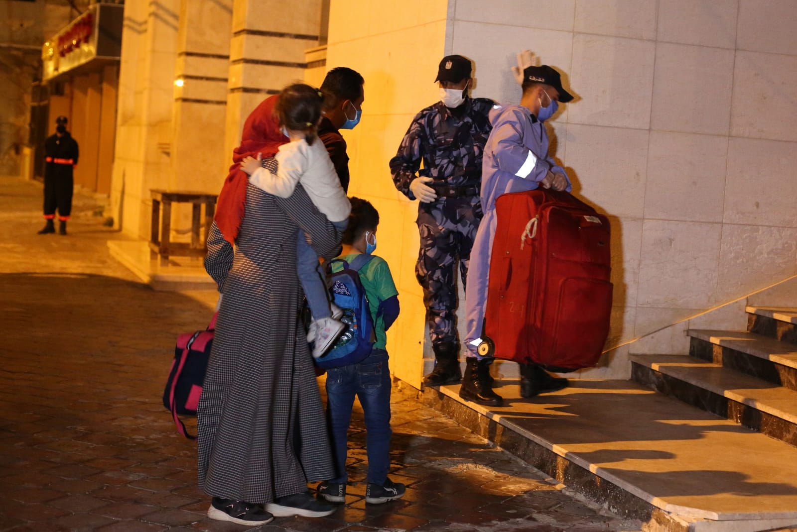 تسهيل وصول الفوج الثالث من العائدين عبر معبر رفح