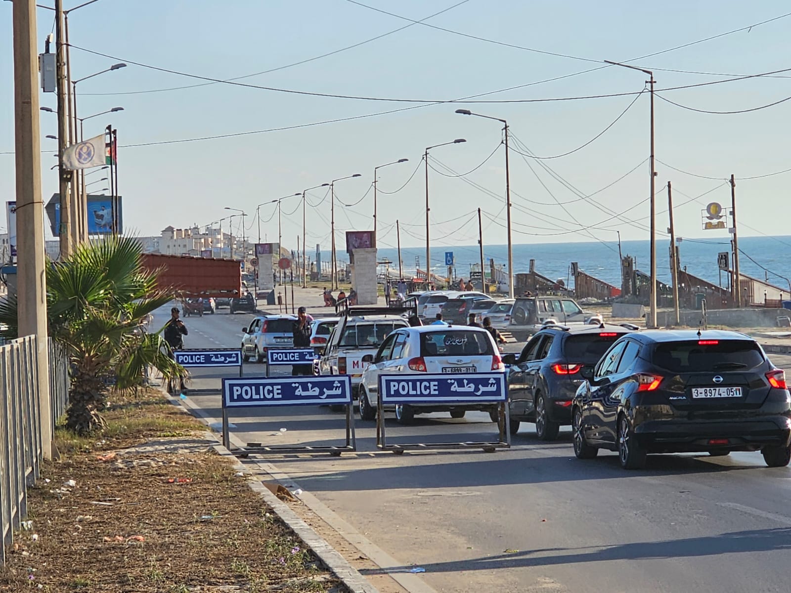اصطياف المواطنين بغزة على شاطئ البحر وعدد من الأماكن الترفيهية خلال الإجازة الأسبوعية