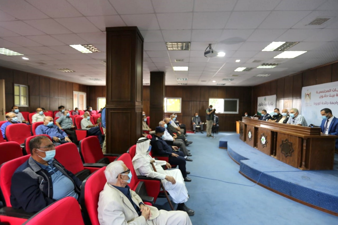 "الداخلية والصحة" تعقدان لقاءً مع وجهاء بيت حانون والبريج