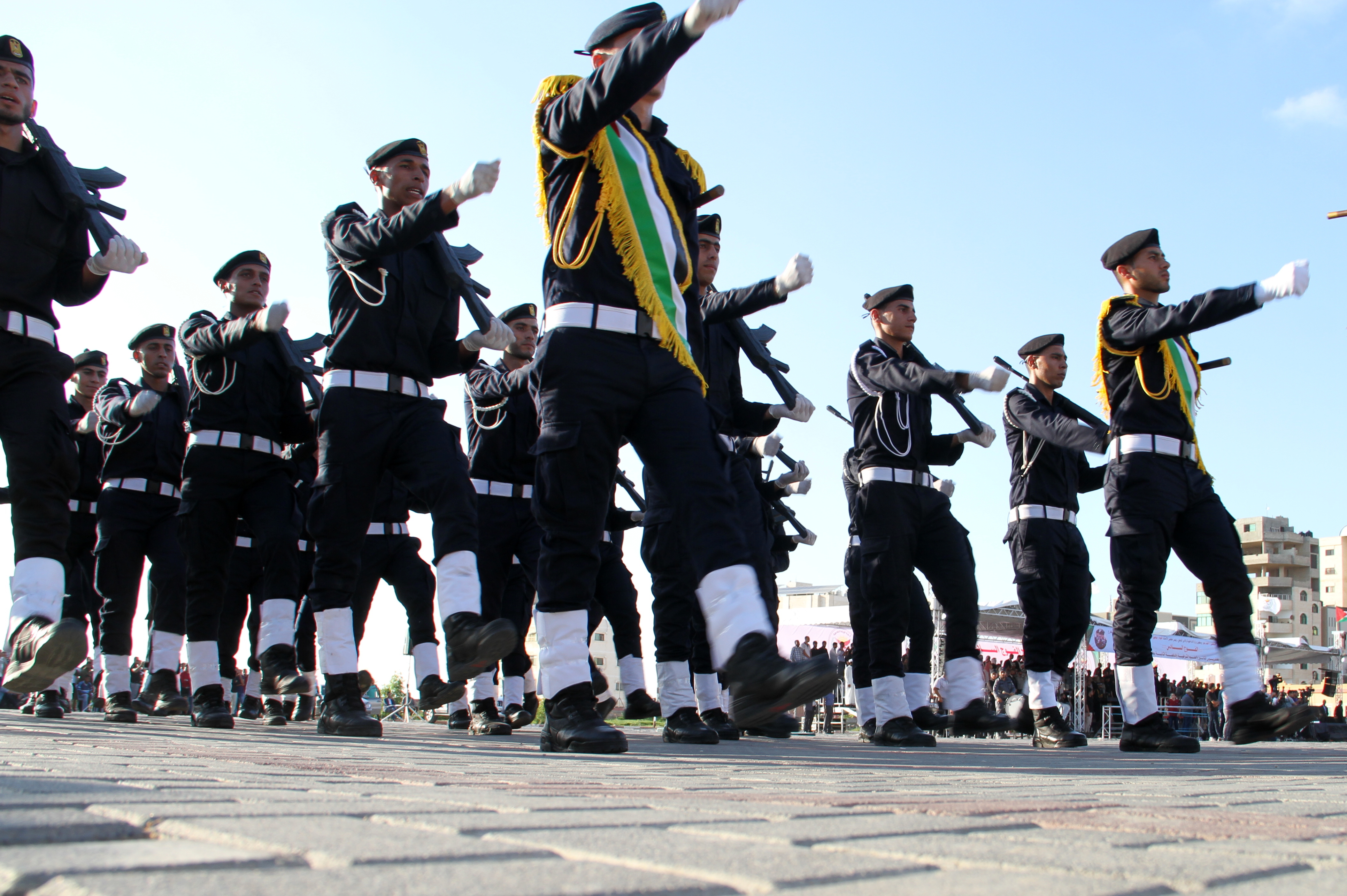 كلية الرباط تُخرّج 54 ضابطاً ضمن فوج "العودة"