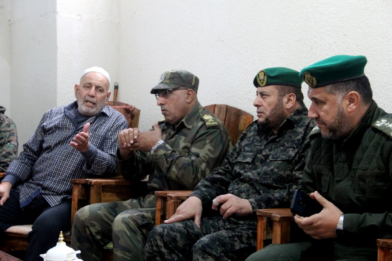 الداخلية تزور عوائل شهدائها بذكرى عدوان 2008