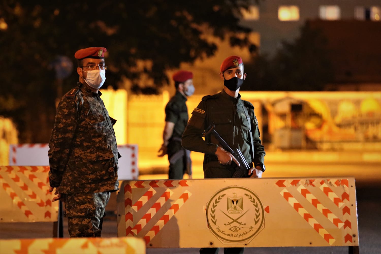 صور ليلية من عمل أجهزة وزارة الداخلية والأمن الوطني، في متابعة تطبيق حظر التجوال في غزة لليوم العاشر على التوالي