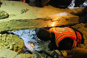 الداخلية: تواصل عمليات إخلاء المفقودين جراء استهداف منزل برفح