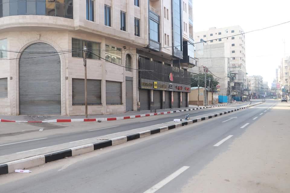 استمرار الإغلاق الكلي للمحال والمنشآت (الجمعة والسبت) للأسبوع الثامن