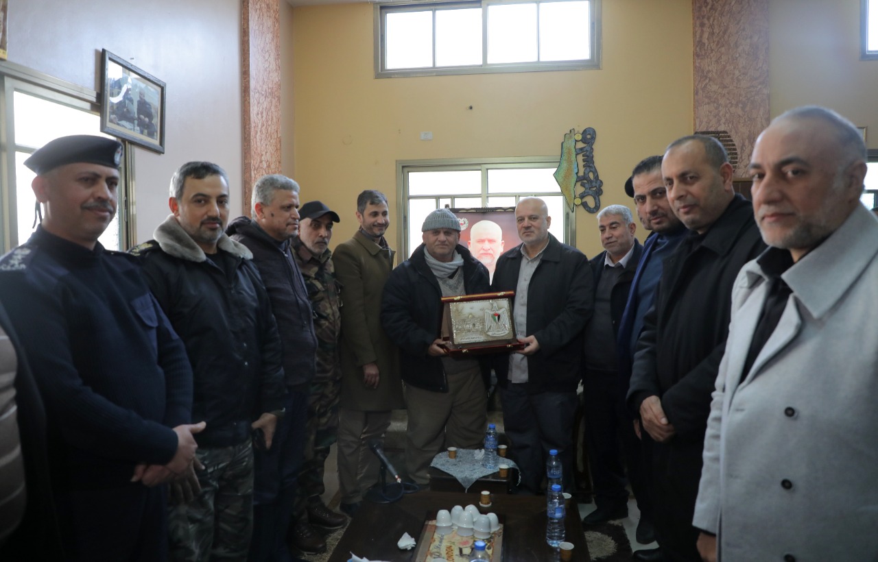 قيادة "الداخلية" تزور عائلة الوزير الشهيد سعيد صيام في الذكرى 14 لاستشهاده