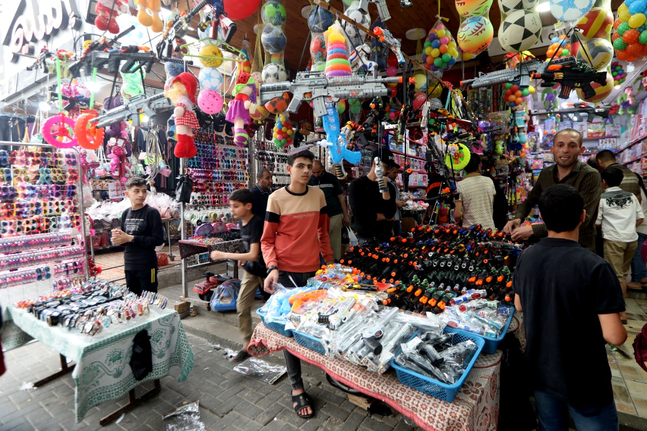 أجواء استقبال عيد الفطر المبارك في محافظات قطاع غزة