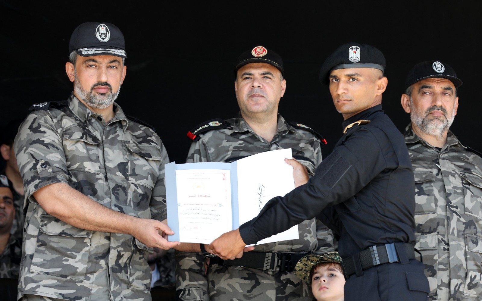 "مديرية التدريب" تُخرج دورة تأهيل الضباط الــ 38