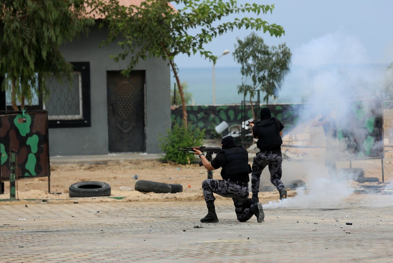 "مديرية التدريب" تُخرج دورتَي صف الضباط 27 والتأسيسية 35