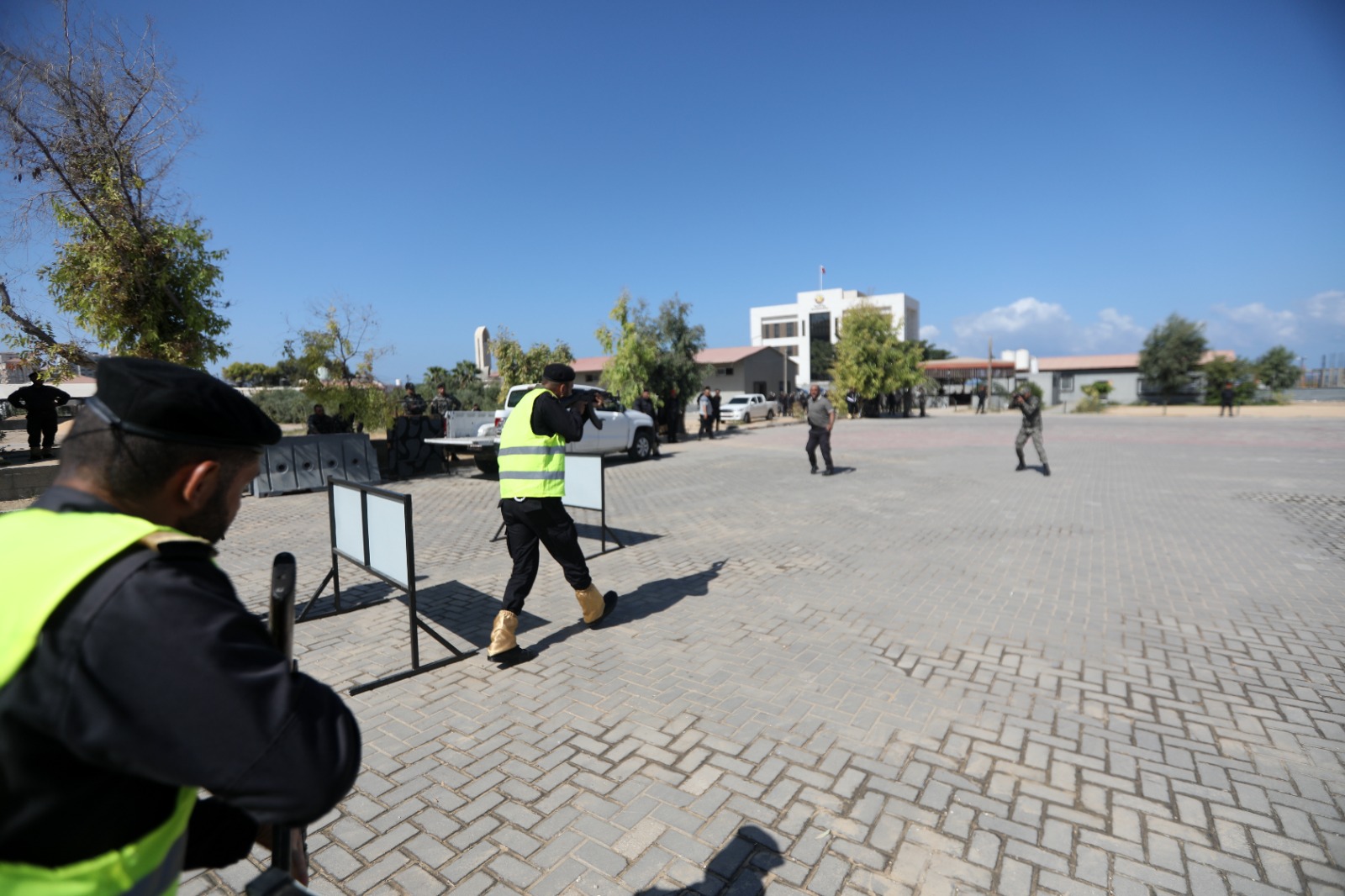 "مديرية التدريب" تُخرج دورة تأهيل الضباط الـ 39