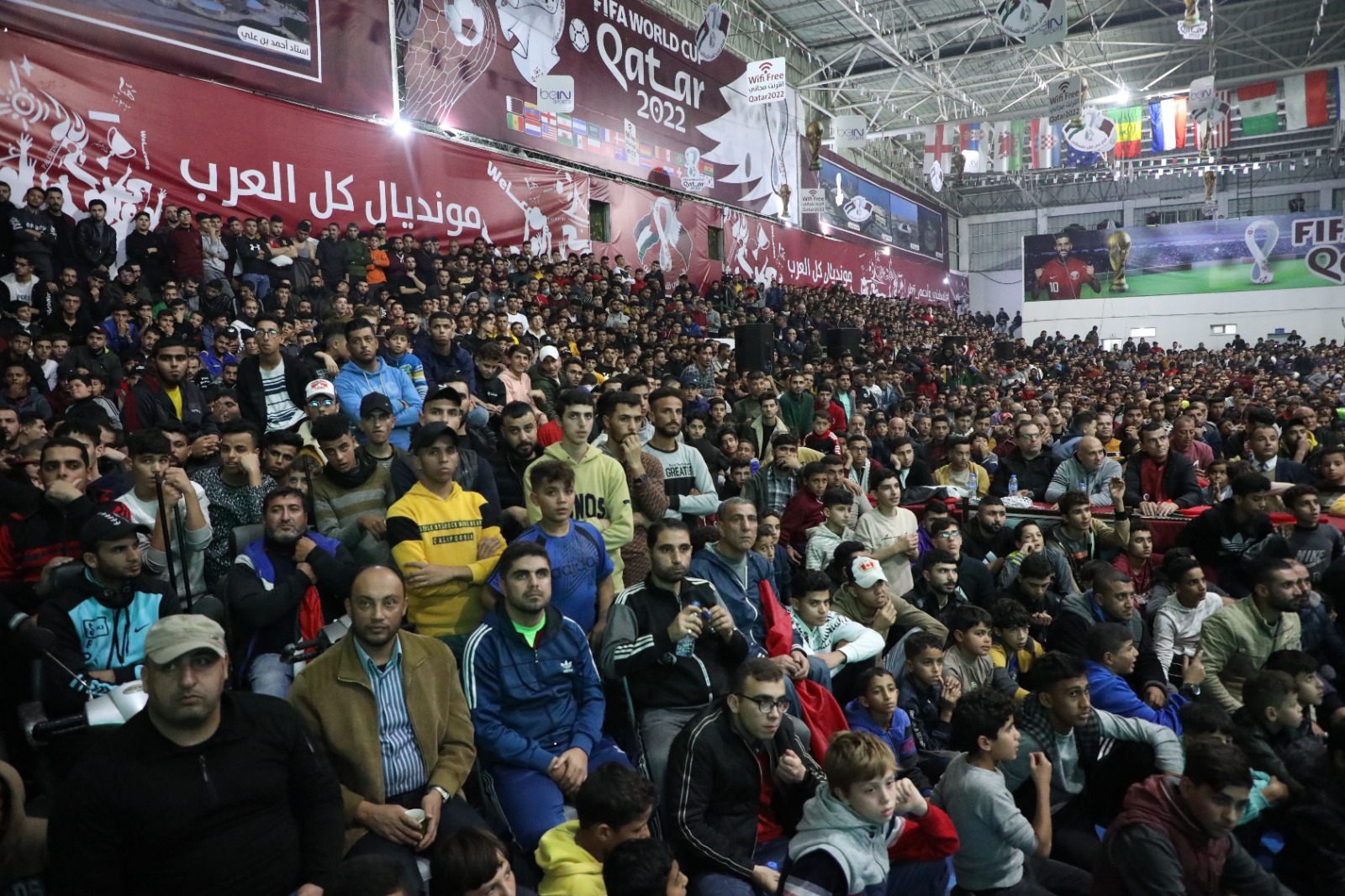 أجواء متابعة المواطنين بغزة مباراة منتخب المغرب في كأس العالم بقطر والاحتفال بتأهله التاريخي لنصف نهائي البطولة