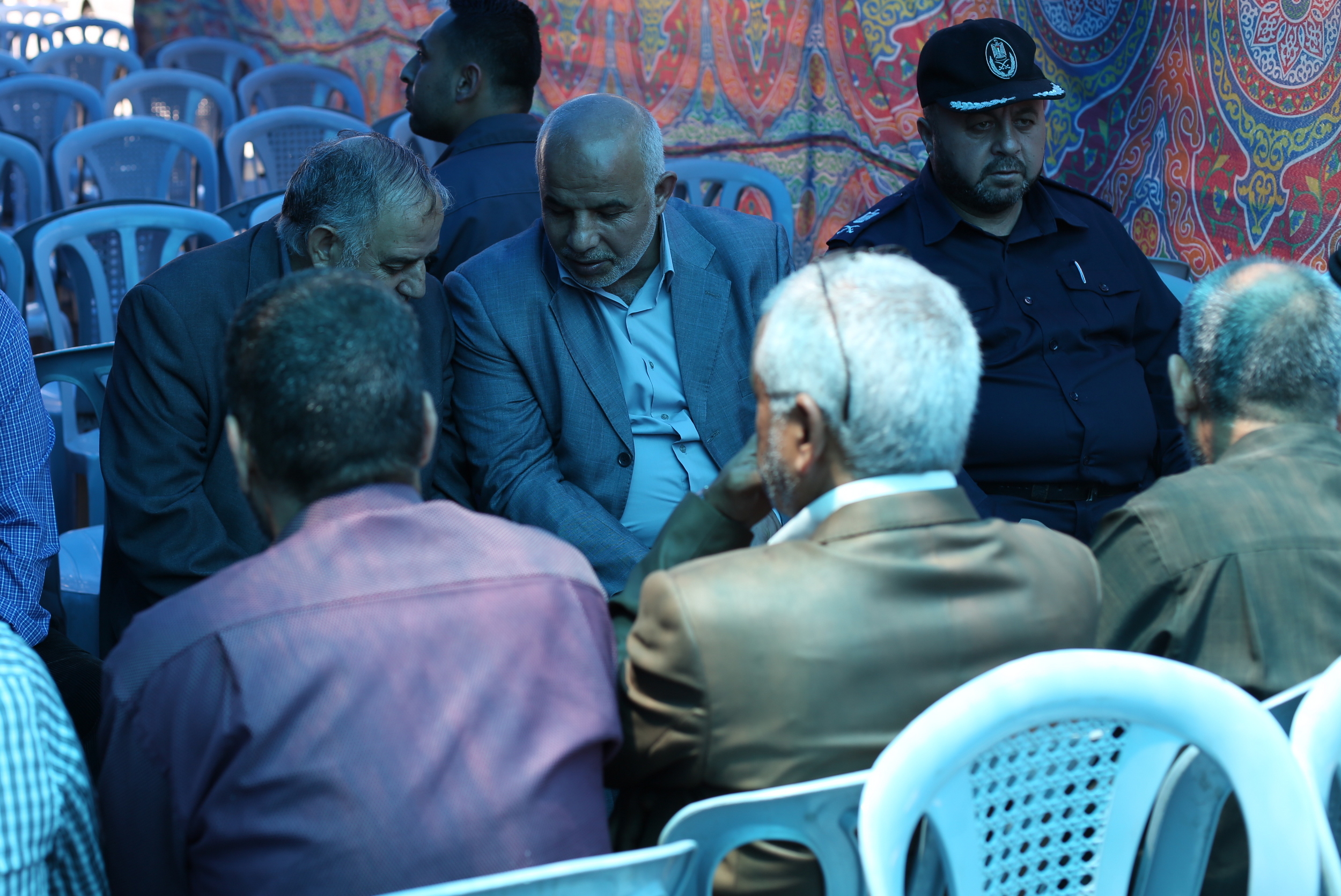 قيادة "الداخلية" تقدم واجب العزاء لذوي شهداء الوزارة في مسيرات العودة بذكرى النكبة