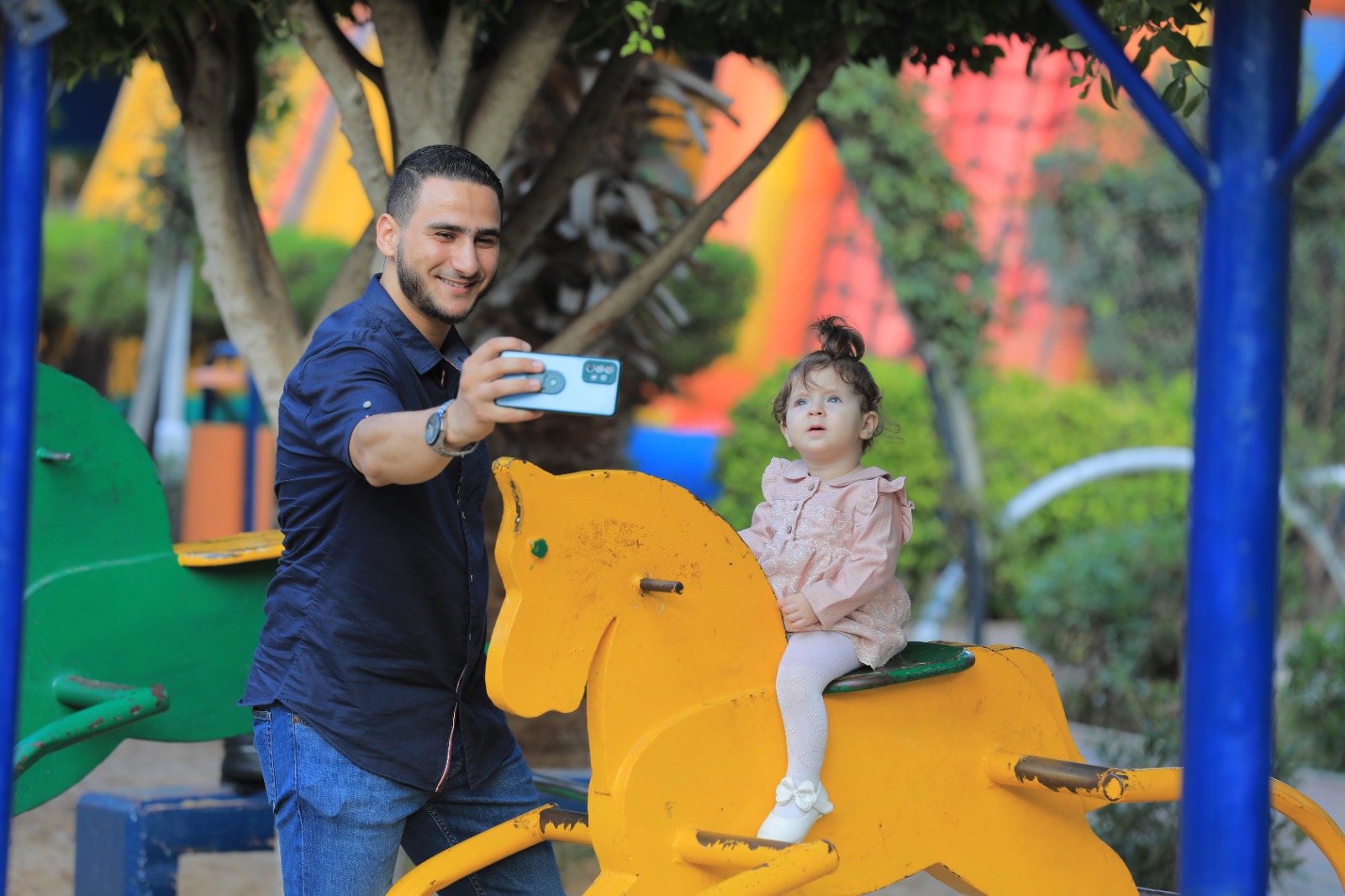 قضــاء المواطنين في غــزة الإجازة الأسبوعية مساء الجــمعــة