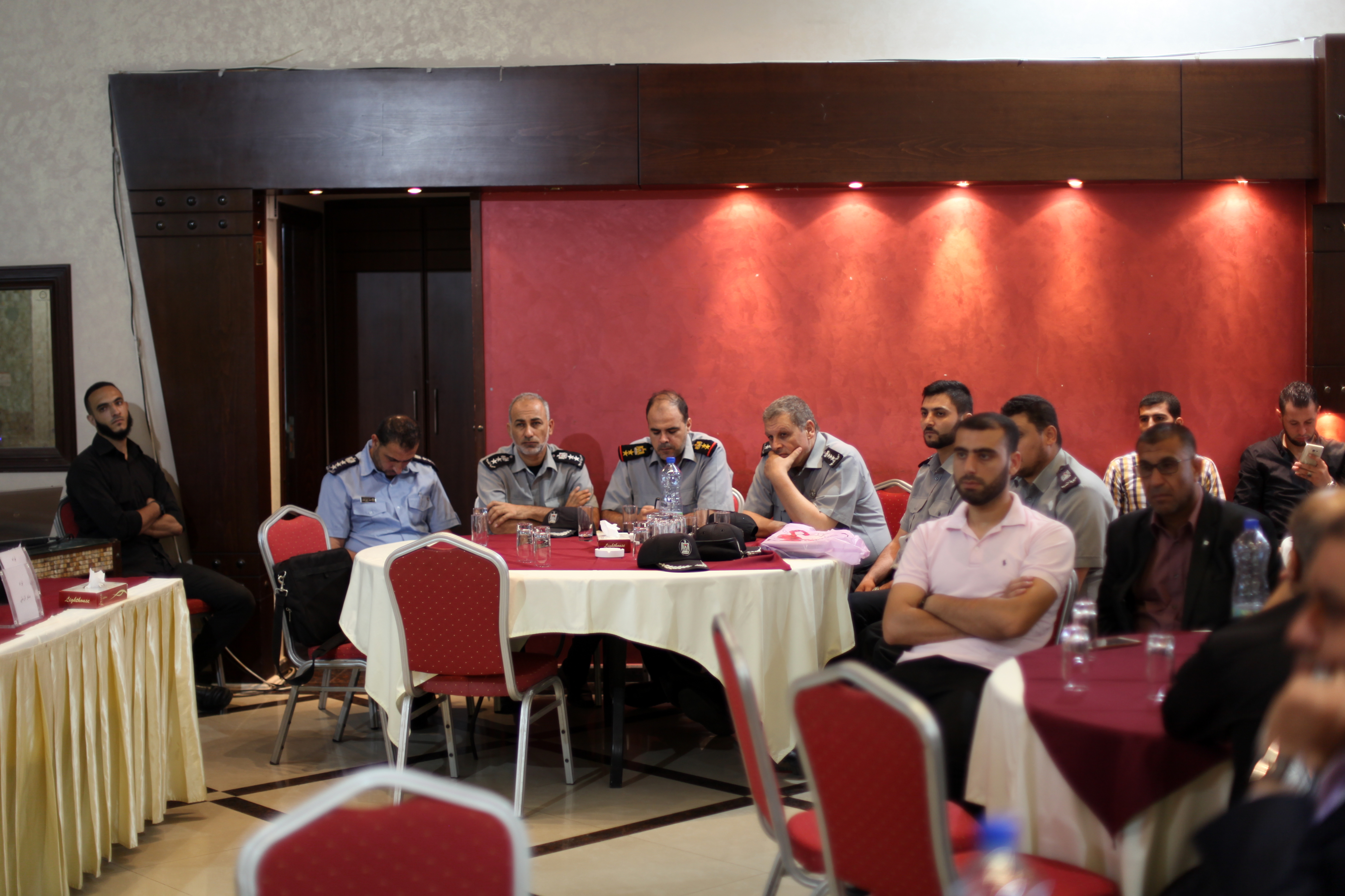 اطلاق دليل عمليات الشرطة القائم على احترام حقوق الإنسان