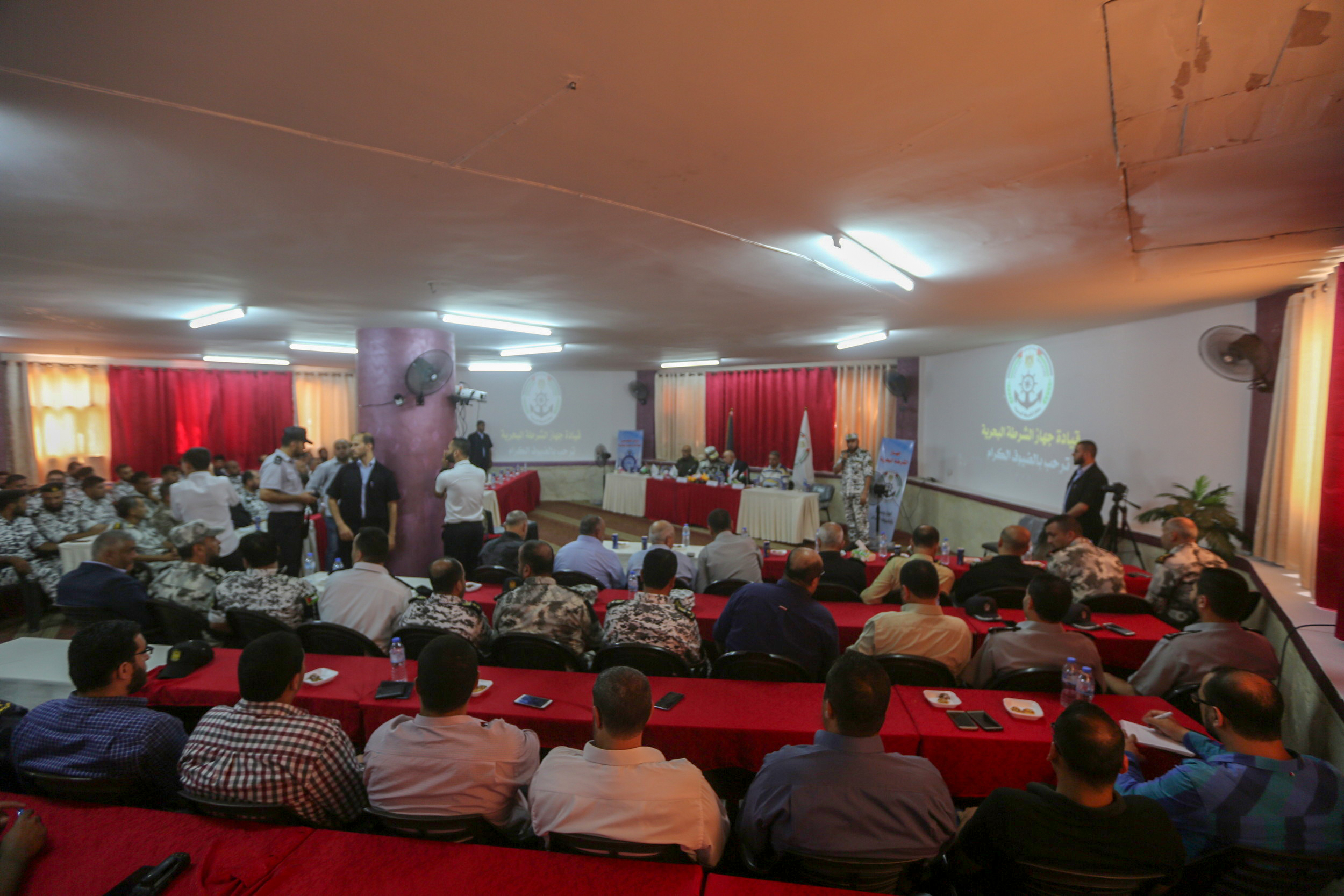 جهاز الشرطة البحرية يفتتح قاعة ومسبحاً تدريبياً