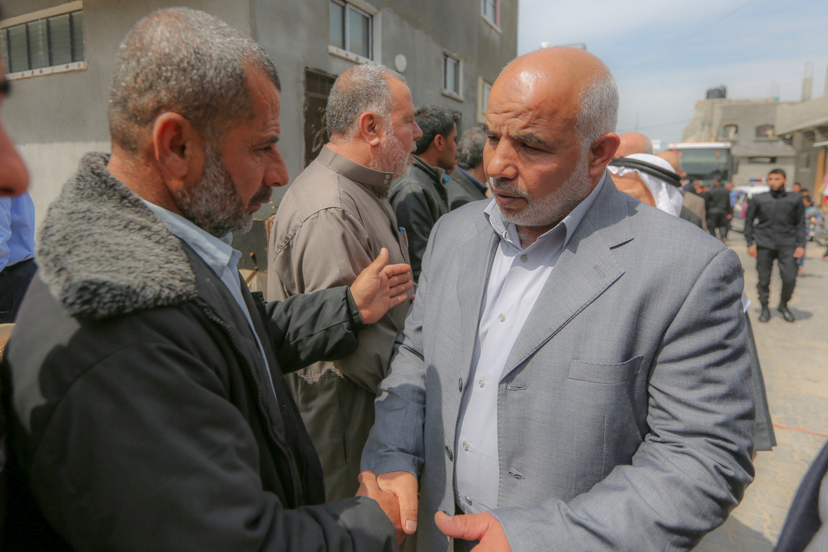 قيادة الداخلية تُقدم واجب العزاء لذوي شهداء مسيرة العودة