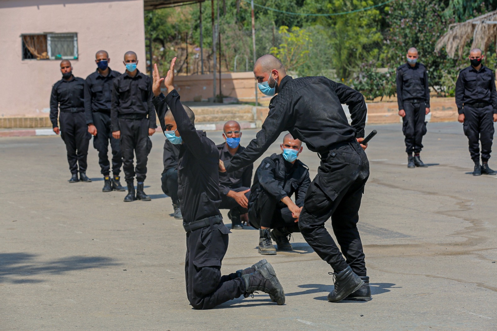 تخريج الدفعة الأولى من العناصر المستجدين على بند التشغيل المؤقت