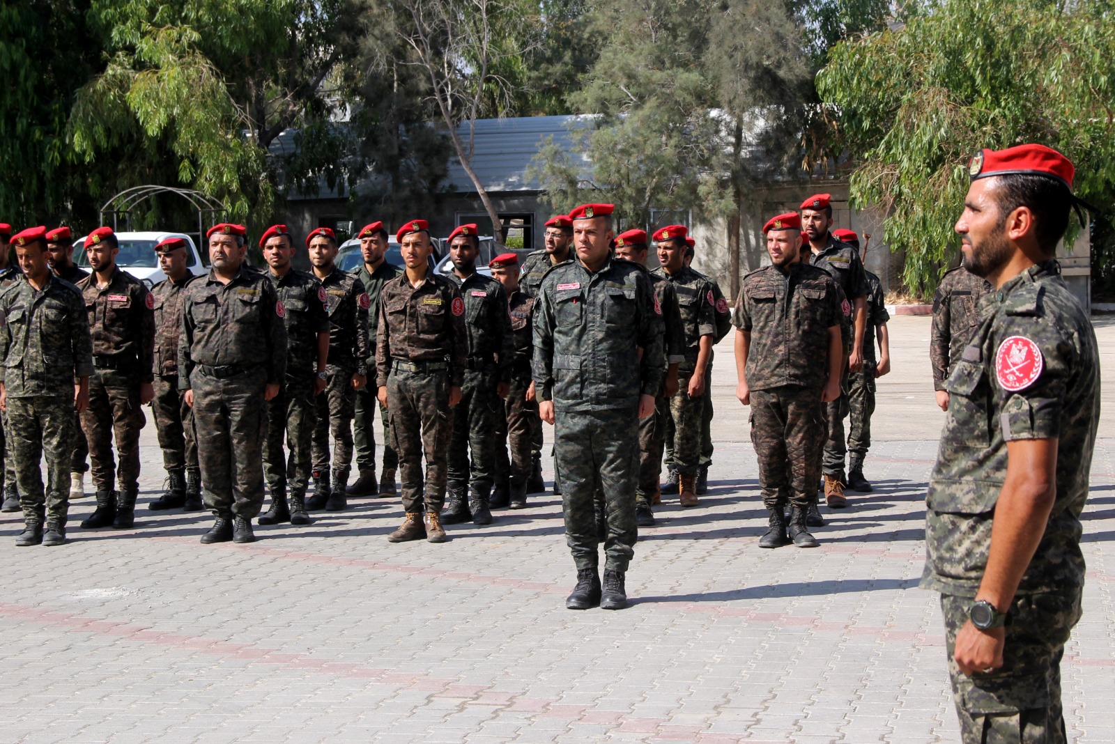 الشرطة العسكرية تُنظم طابوراً مركزياً