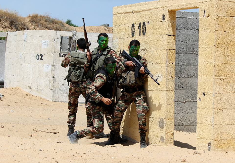 تدريبات دورة قادة السرايا الرابعة بقوات الأمن الوطني