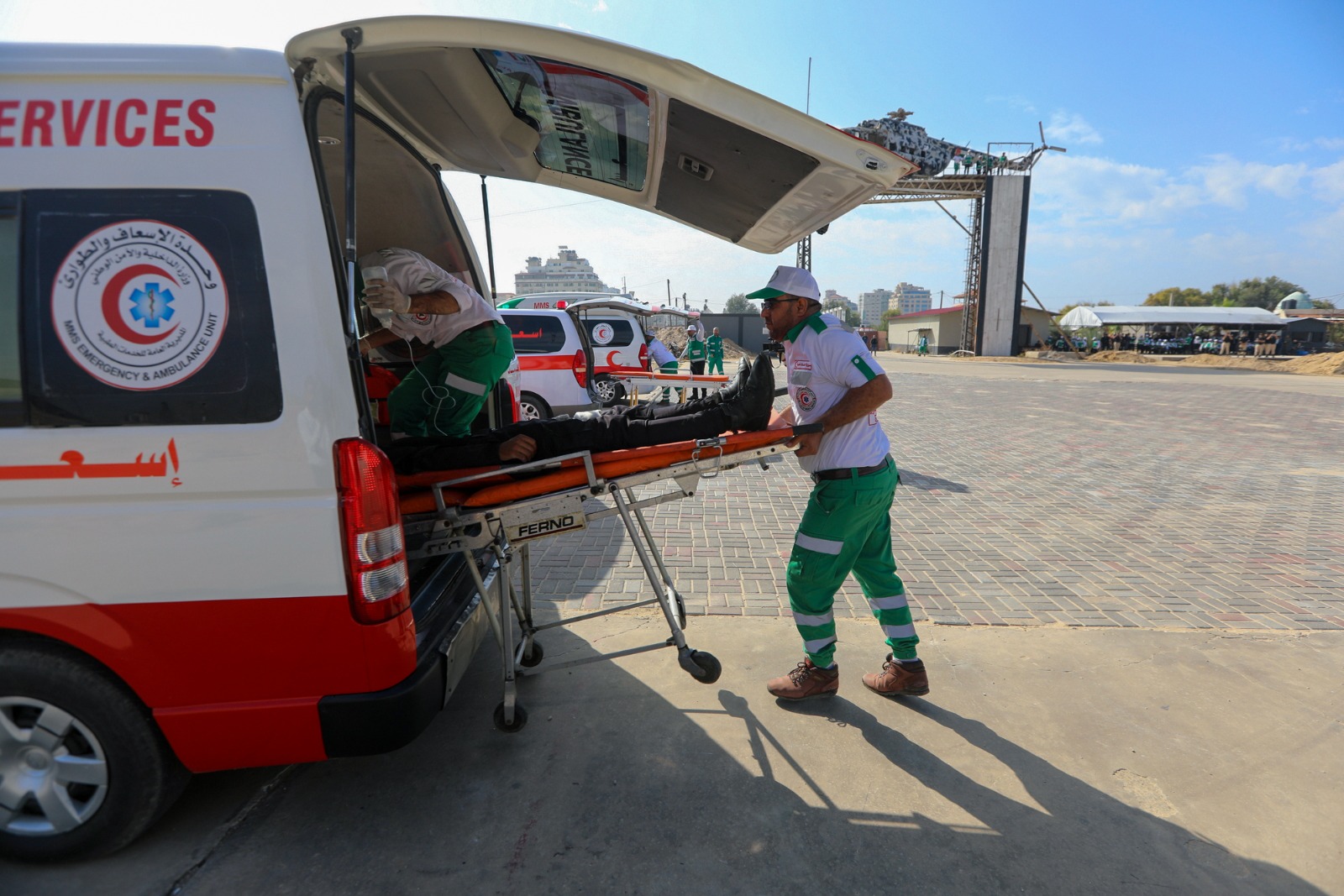 الخدمات الطبية تُخرِّج دورة "مسعف وضابـط إسعاف" الثالثة عشر