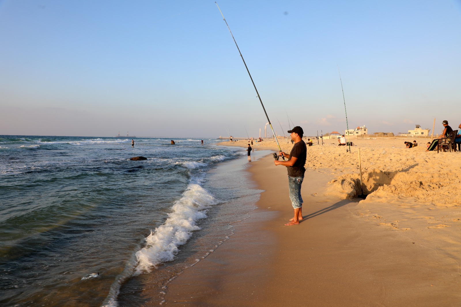 صور من قضاء المواطنين في غزة الإجازة الأسبوعية 