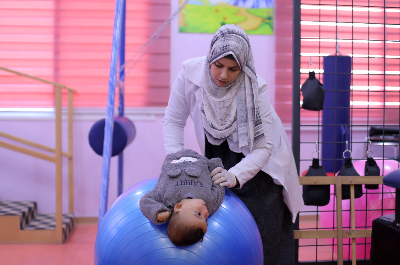 "العلاج الطبيعي" بمستشفى كمال عدوان .. خدمة نوعية ورعاية مُتكاملة