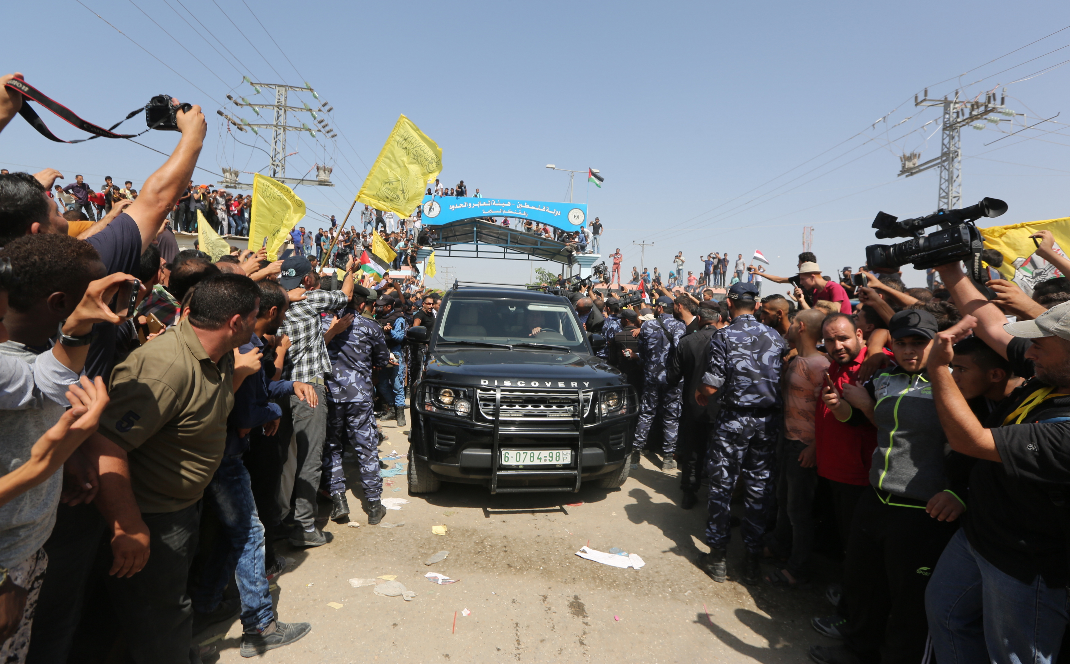 وزارة الداخلية تُؤمن وصول وفد الحكومة لغزة