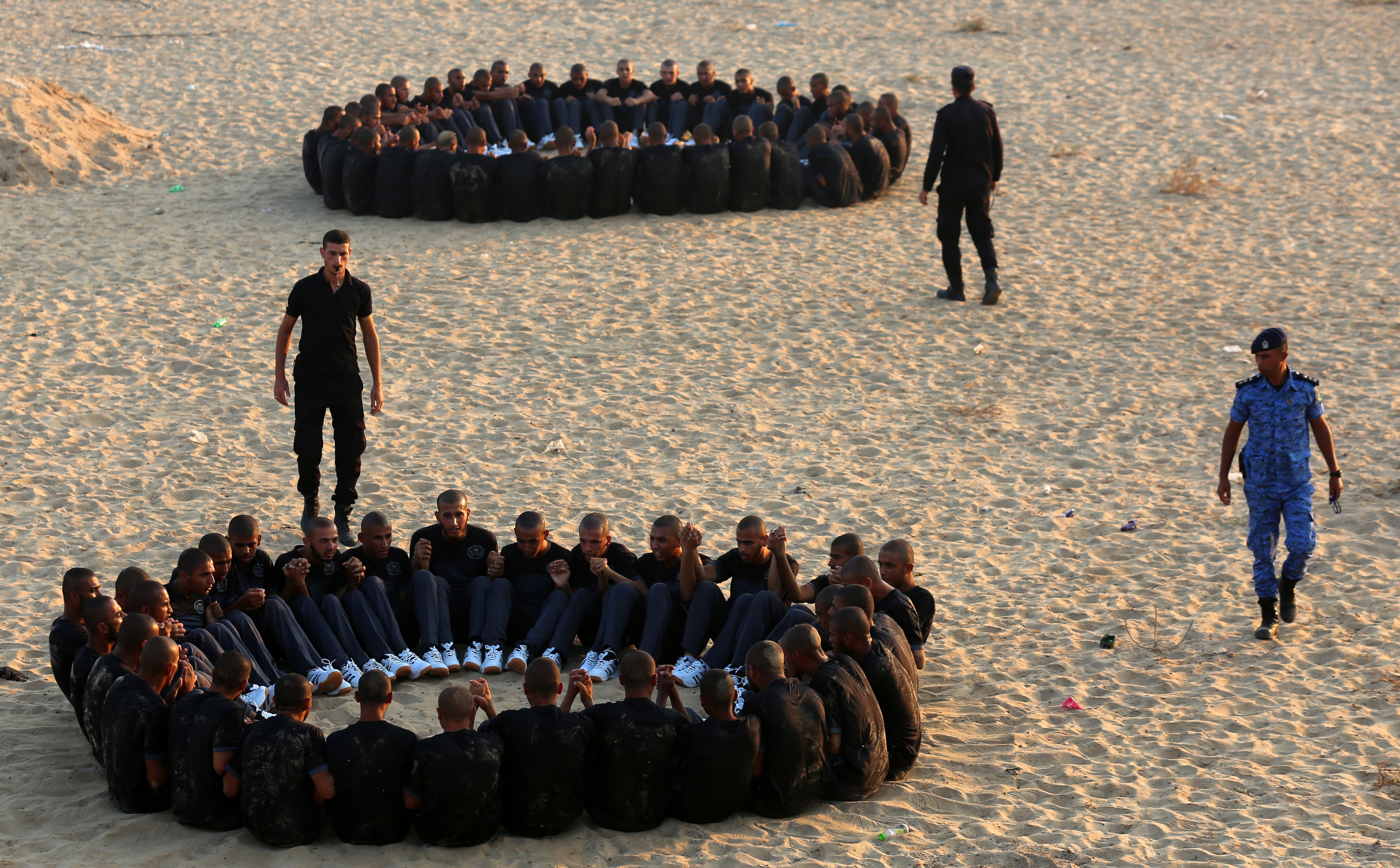 الدورة المغلقة لدفعة البكالوريوس التاسعة والعلوم البحرية الرابعة