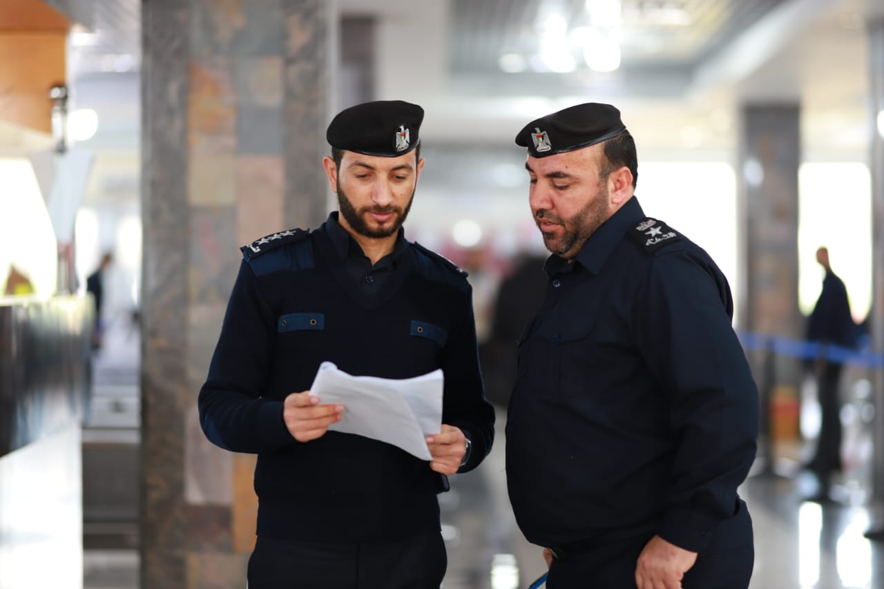 أطقم "المعابر" تُسهل مغادرة الفوج السابع من المعتمرين