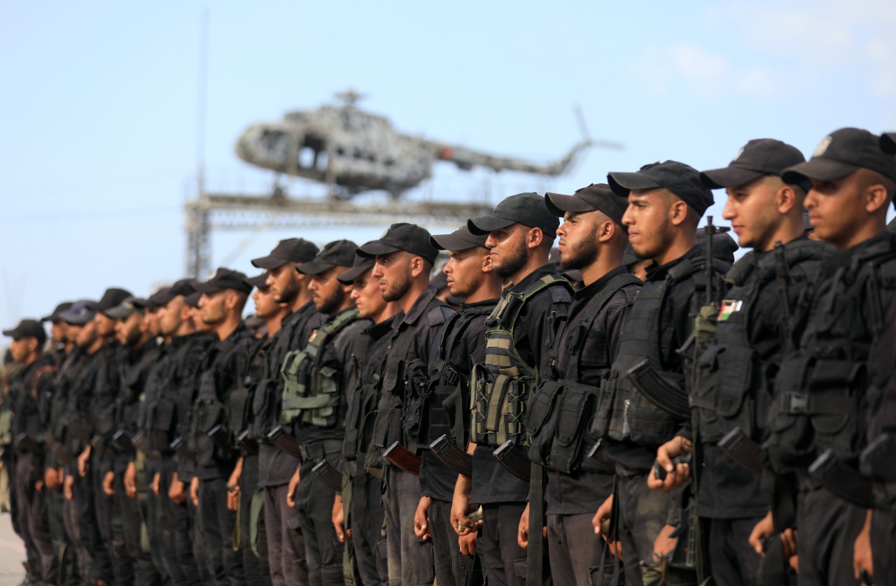 مديرية التدريب تُنظم مسيراً عسكرياً لدورات قادة الفصائل والمجموعات و"التأسيسية 36"