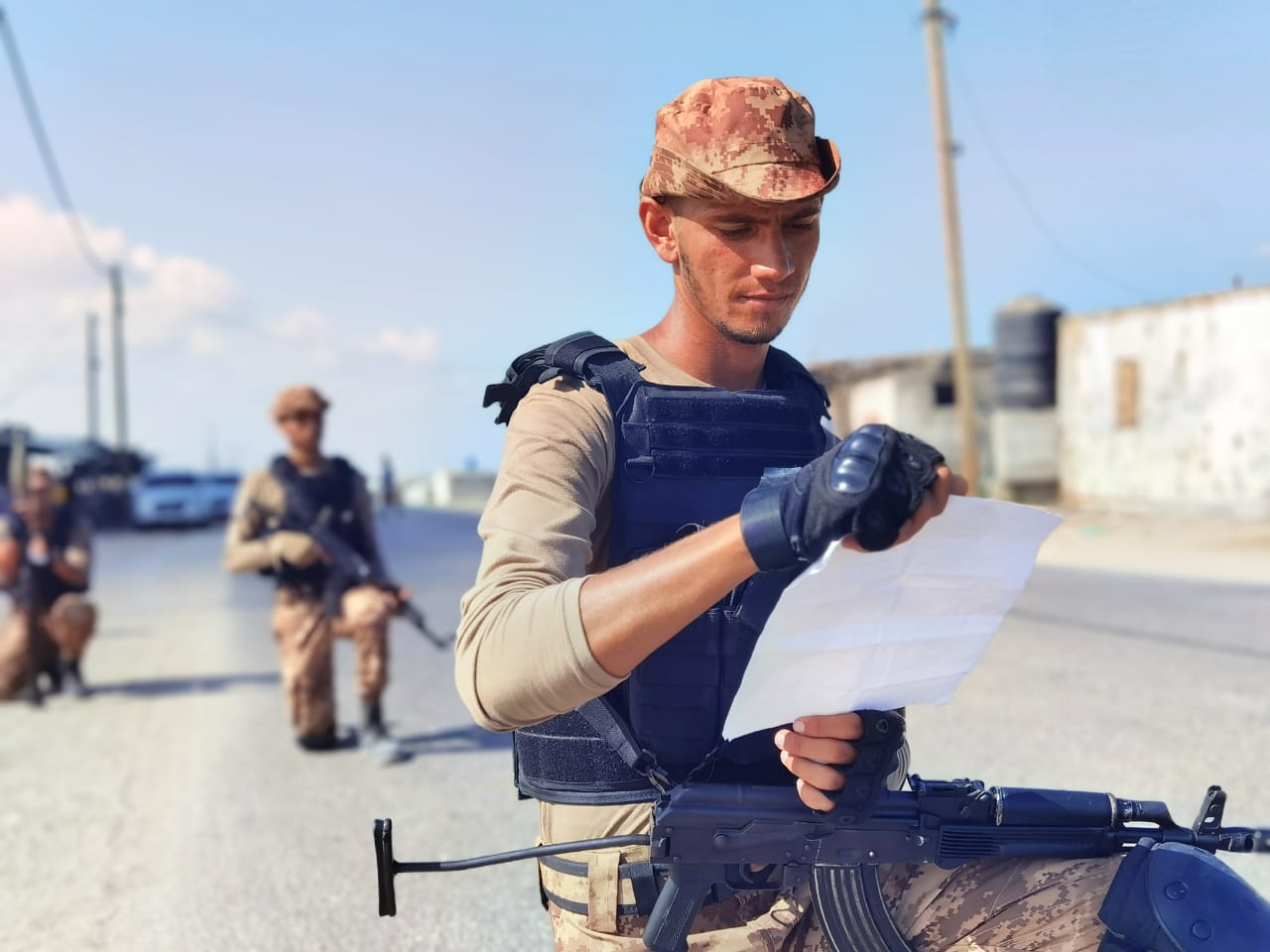 "مسير تكتيكي" لطلاب دورة الصاعقة بكلية الرباط الجامعية