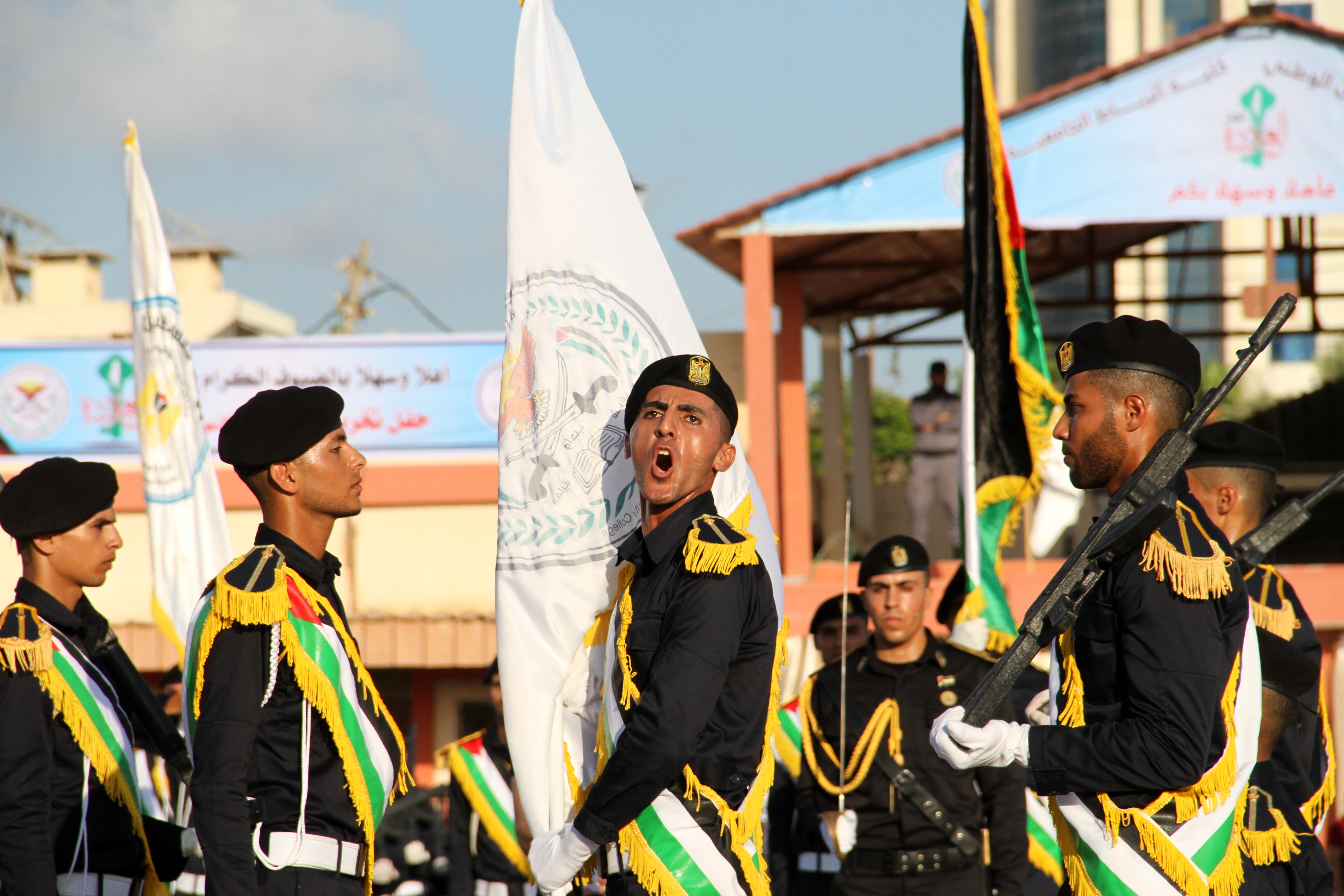 كلية الرباط تُخرّج 54 ضابطاً ضمن فوج "العودة"