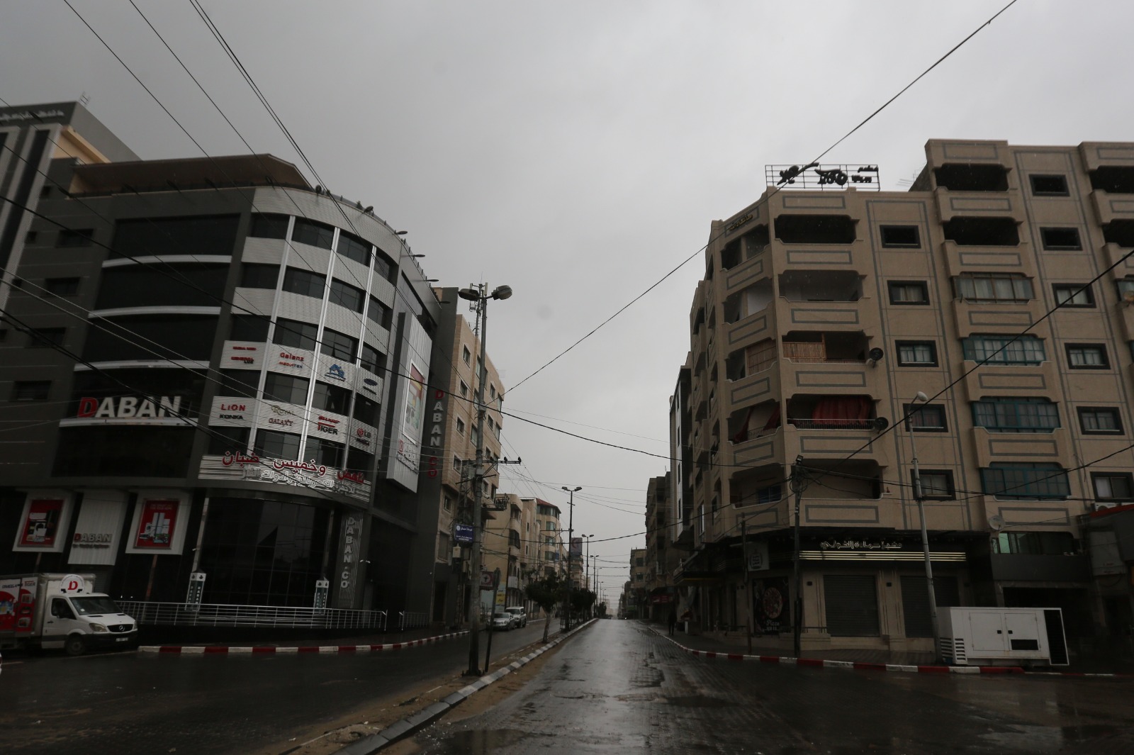 استمرار الإغلاق الكلي للمحال والمنشآت (الجمعة والسبت) للأسبوع الثامن