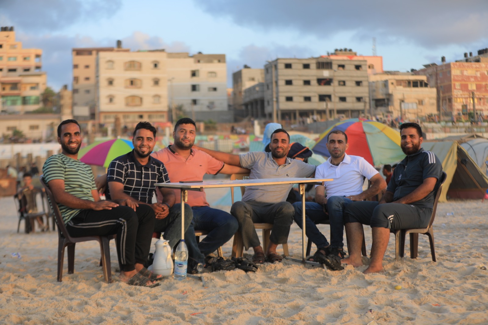 قضاء المواطنين في غزة إجازة نهاية الأسبوع 