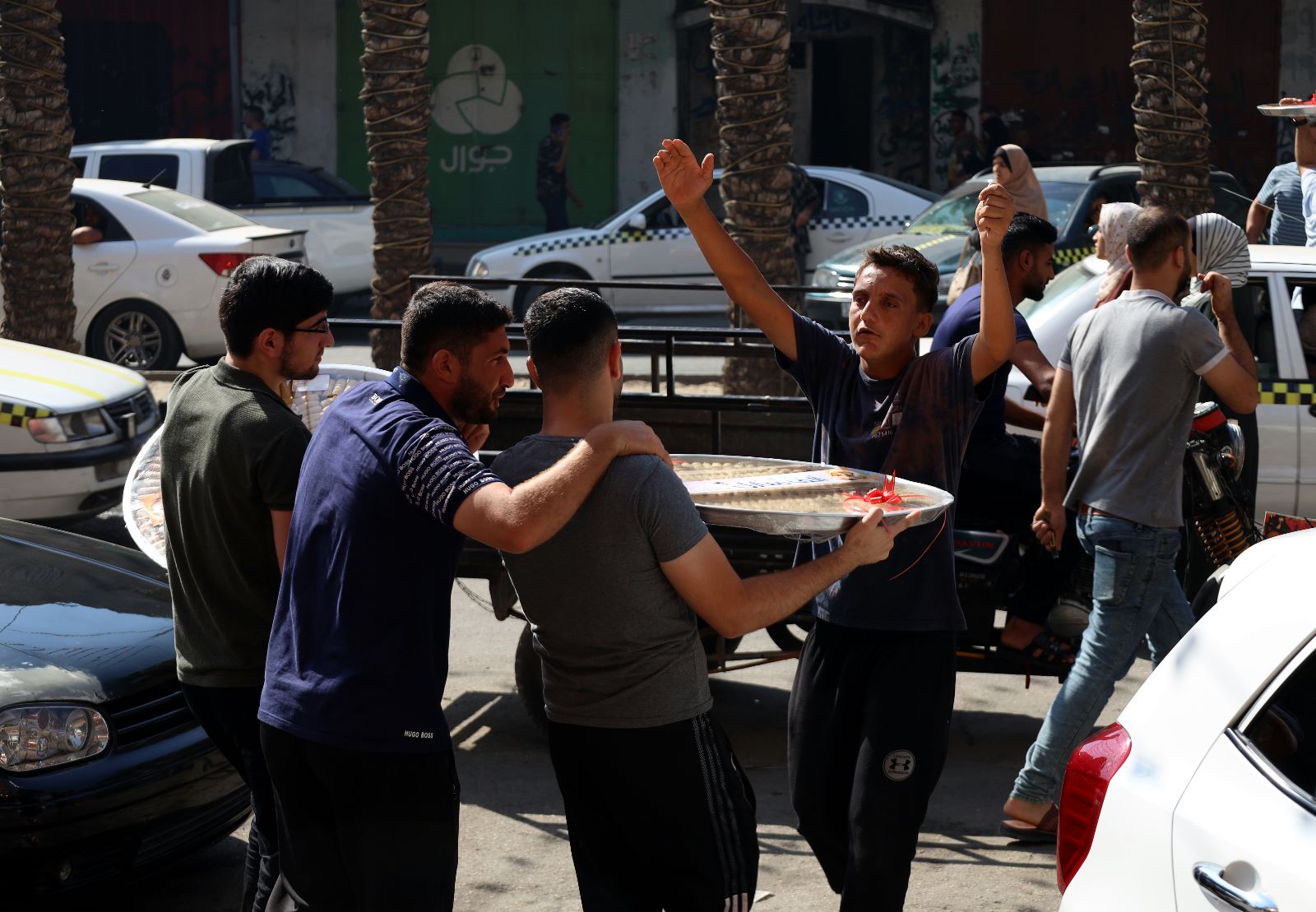 أجواء احتفال المواطنين في قطاع غزة بنتائج الثانوية العامة