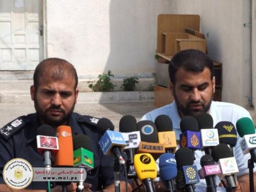 مؤتمر صحفي في الشرطة يكشف عن اغذية فاسدة و مواد مخالفة للمواصفات و معايير الجودة الفلسطينية