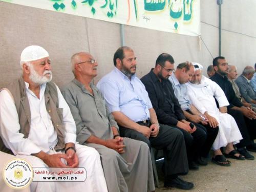 وفد من وزارة الداخلية يعزي اهالي الشهداء