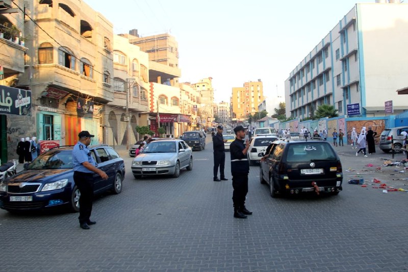 انتشار الشرطة لتسهيل الحركة المرورية مع بدء العام الدراسي الجديد
