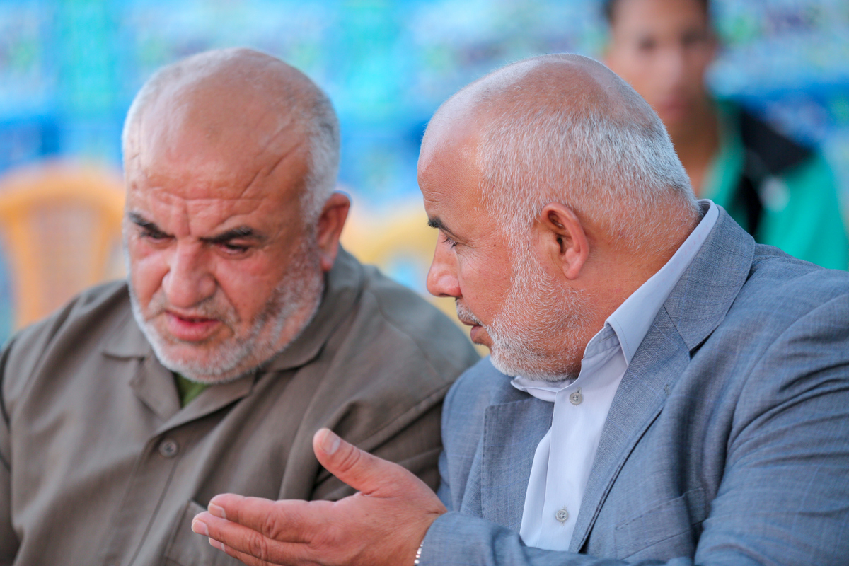 قيادة الداخلية تُقدم واجب العزاء لذوي شهداء مسيرة العودة