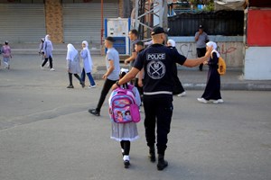 انتشار شرطة المرور مع بدء العام الدراسي الجديـد