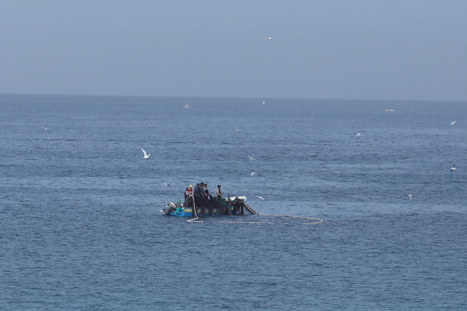 عودة الحياة العامة في غزة بعد يومين من الإغلاق الكامل وحظر التجوال