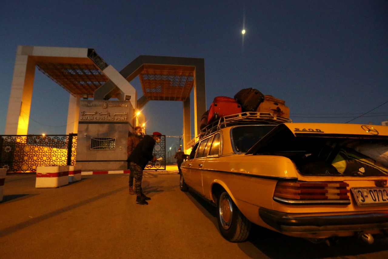 حركة معبر رفح البري خلال أيام فتحه استثنائيًا لمدة أربعة أيام في الاتجاهين
