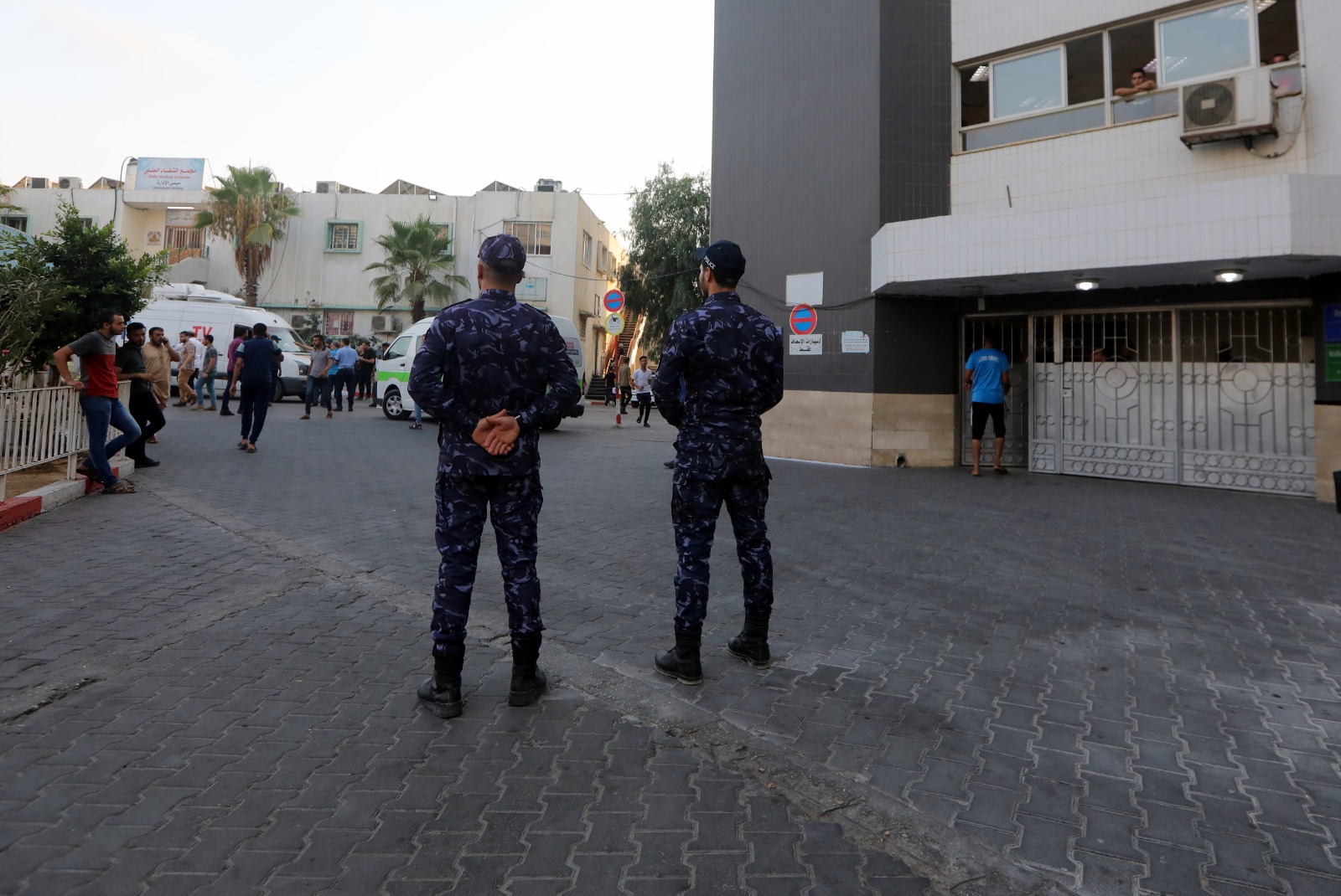 رفع درجة الجهوزية والاستنفار لدى الشرطة والدفاع المدني وأجهزة الداخلية في ظل العدوان الإسرائيلي