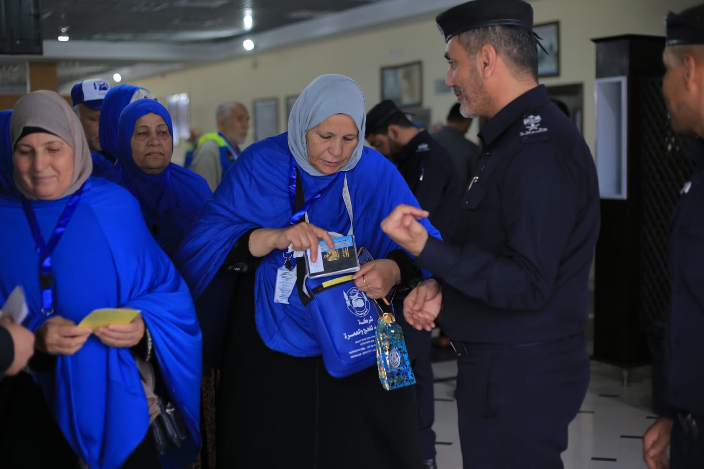 أطقم "المعابر" و"أجهزة الداخلية" تسهل مغادرة حجاج بيت الله عبر معبر رفح